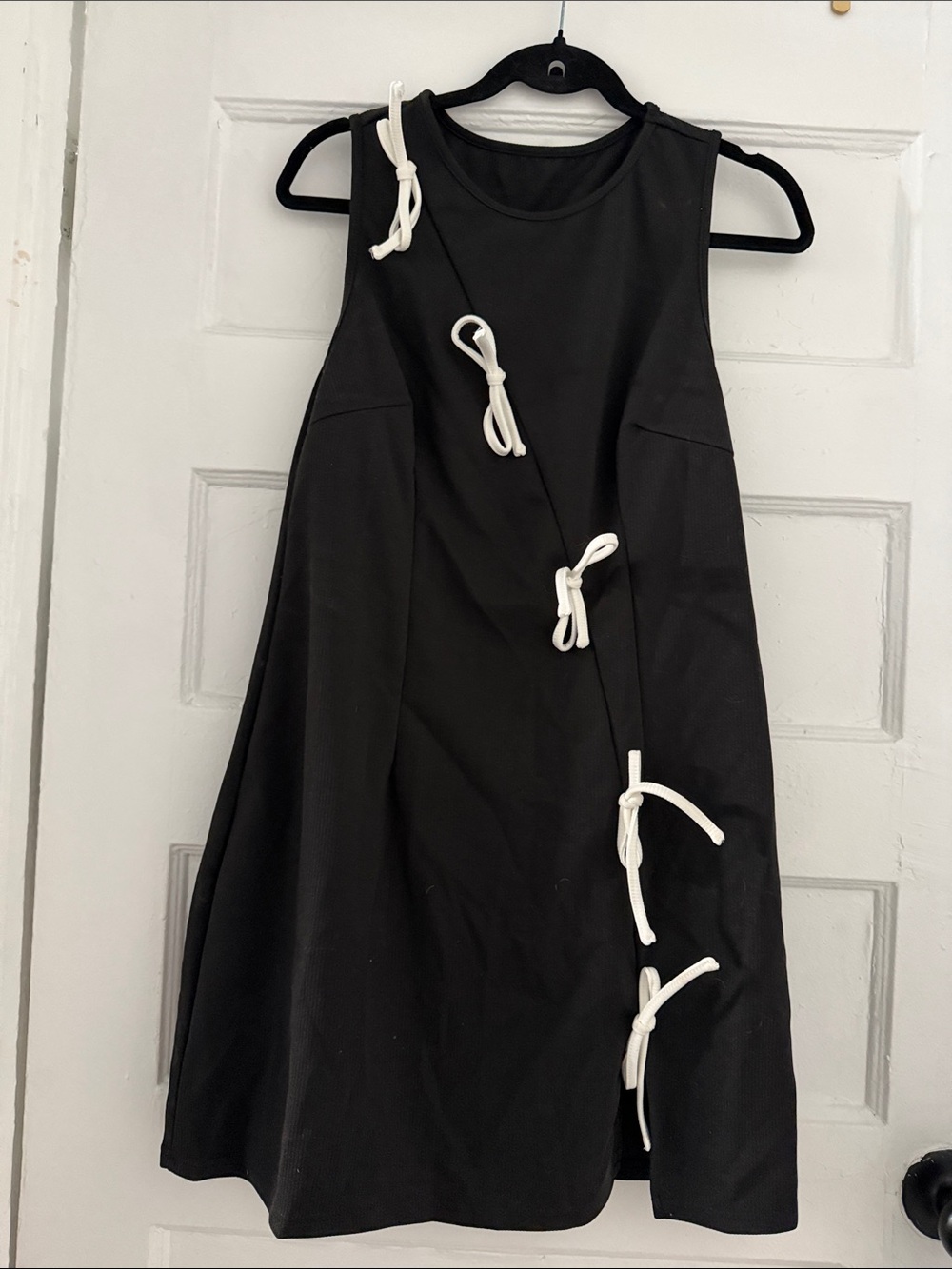 SHEIN Black Sleeveless Mini Dress with White Tie Accents